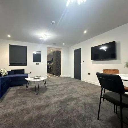 Superior 1-Bed Apartment With 2 Sofa Beds Sleeps 6 Peterborough Exterior photo
