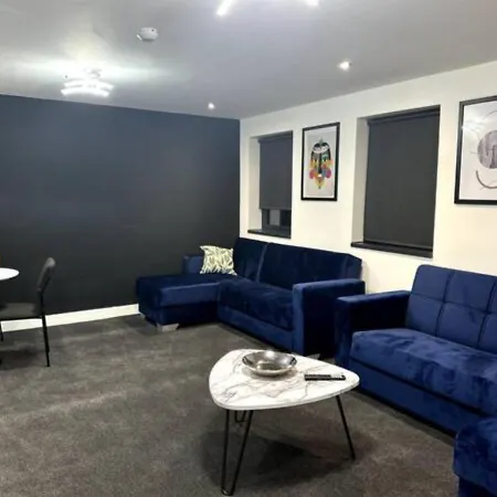 Superior 1-Bed Apartment With 2 Sofa Beds Sleeps 6 Peterborough Exterior photo