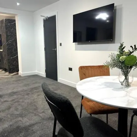 Superior 1-Bed Apartment With 2 Sofa Beds Sleeps 6 Peterborough Exterior photo