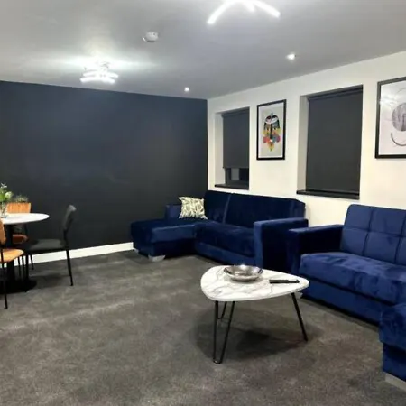 Superior 1-Bed Apartment With 2 Sofa Beds Sleeps 6 Peterborough Exterior photo