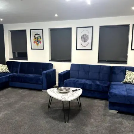 Superior 1-Bed Apartment With 2 Sofa Beds Sleeps 6 Peterborough Exterior photo